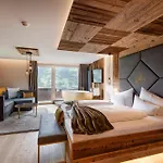 فندق Waldfriede - Der Logenplatz Im Zillertal 4*