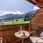 فندق Waldfriede - Der Logenplatz Im Zillertal