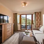 Waldfriede - Der Logenplatz Im Zillertal فندق 4*