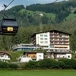 Waldfriede - Der Logenplatz Im Zillertal Szálloda 4*