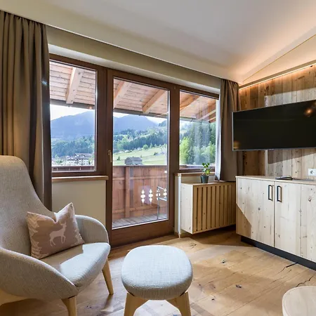 Hotel Waldfriede - Der Logenplatz Im Zillertal 4*