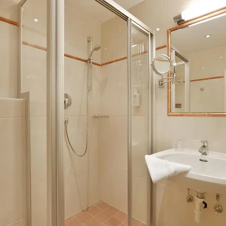 Hotel Waldfriede - Der Logenplatz Im Zillertal 4*