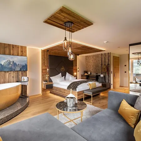 Waldfriede - Panoramic View Zillertal 4*