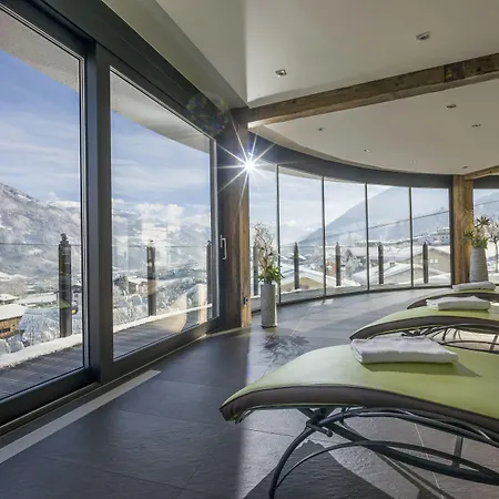 Waldfriede - Panoramic View Zillertal 4*