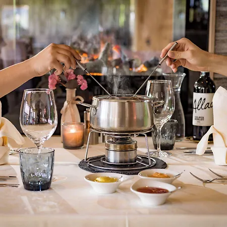 فندق Waldfriede - Der Logenplatz Im Zillertal