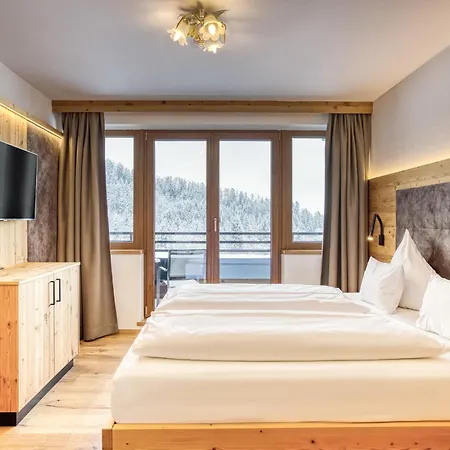 Waldfriede - Panoramic View Zillertal 酒店 4*