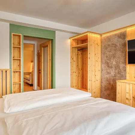 Waldfriede - Panoramic View Zillertal 4*