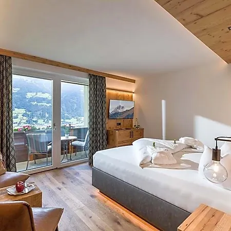 Waldfriede - Panoramic View Zillertal 酒店 4*