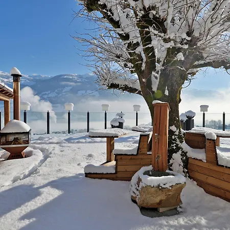 Waldfriede - Panoramic View Zillertal 4*
