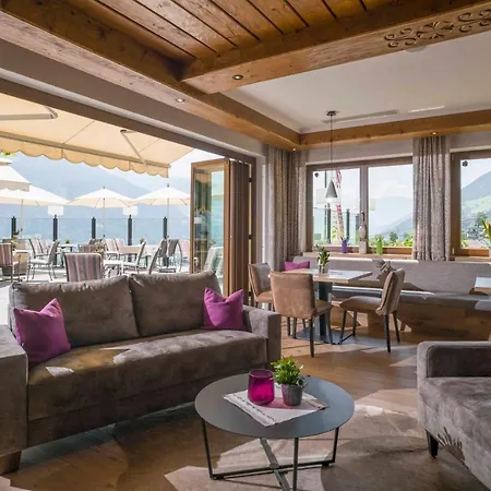 מלון Waldfriede - Panoramic View Zillertal 4*