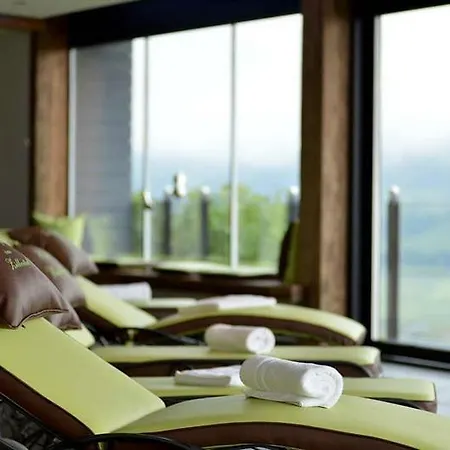 Hotel Waldfriede - Der Logenplatz Im Zillertal 4*