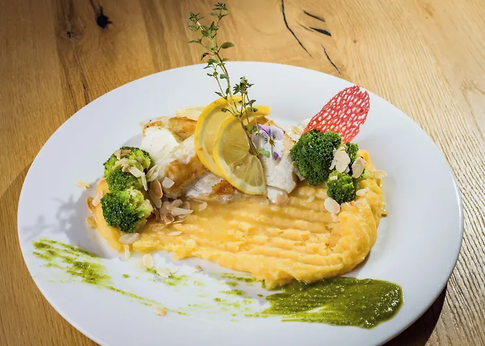 Hotell Waldfriede - Der Logenplatz Im Zillertal Fügen