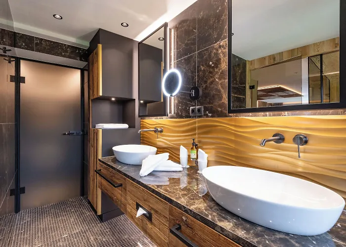 Hotel Waldfriede - Der Logenplatz Im Zillertal 4*