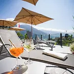 Hotel Waldfriede - Der Logenplatz Im Zillertal 4*