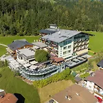 Hotel Waldfriede - Der Logenplatz Im Zillertal