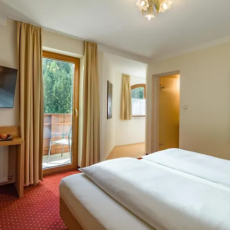 Waldfriede - Der Logenplatz Im Zillertal Otel Fügen